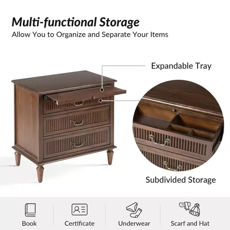 Comodino a 3 cassetti con presa integrata, comodino da fattoria in legno massiccio con frontale del cassetto scanalato