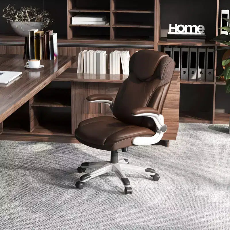 Sedia da ufficio direzionale ergonomica in pelle PU con braccioli ribaltabili, girevole, marrone/bianco/nera
